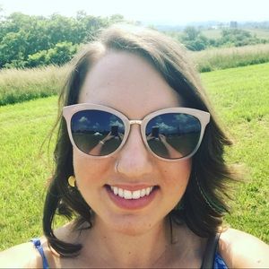 Meet your Posher, Rachel